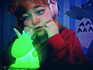 camslut masturbating NahomiParker