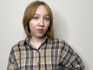 naked camgirl masturbating with vibrator NidaSimerly