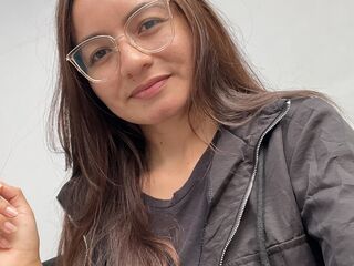 camgirl playing with sextoy NyssaraLasso