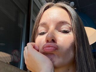 fingering webcam girl OdetteWingler