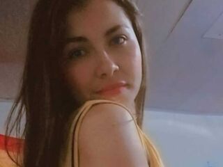 cam girl playing with vibrator PauWarren