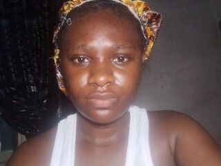 camwhore naked QueenAnne