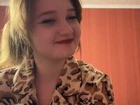 camgirl playing with sextoy RendaKhairallah