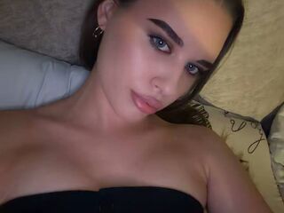 livesex cam girl RhiannonJumper