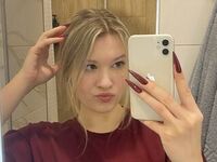 chat room live webcam SkyeDavi