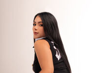 girl showing tits ThaliiaDuran