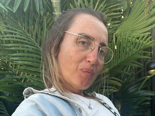 masturbating camgirl Usagii