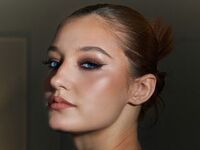 naked cam girl photo VerniaGrenon