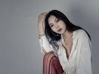 topless camgirl YeseniaCousens
