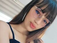 naked camgirl YiyisMarthin